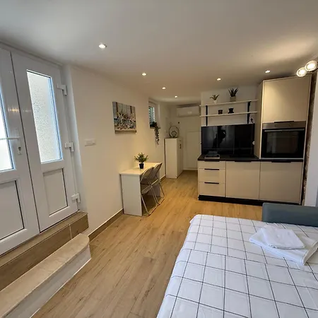 House Marin - By The Apartment *